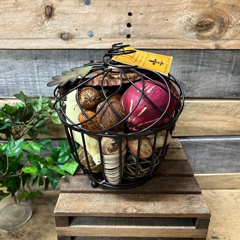 Decorative Wire Basket with Potpourri